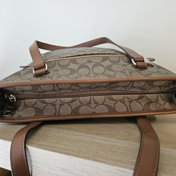 COACH Classic Brown Signature Tote Bag (Medium) - Picture 5 of 15
